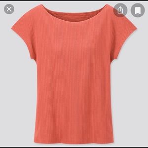 Uniqlo Ribbed boat neck french sleeves bra T-shirt